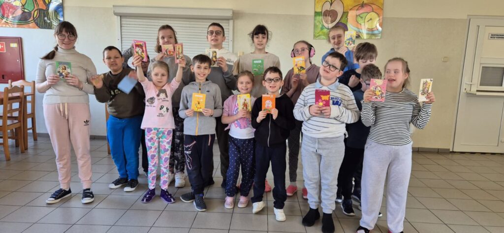 Kartki świąteczne dla koleżanek i kolegów z Niepublicznej Szkoły Podstawowej w Starym Sączu