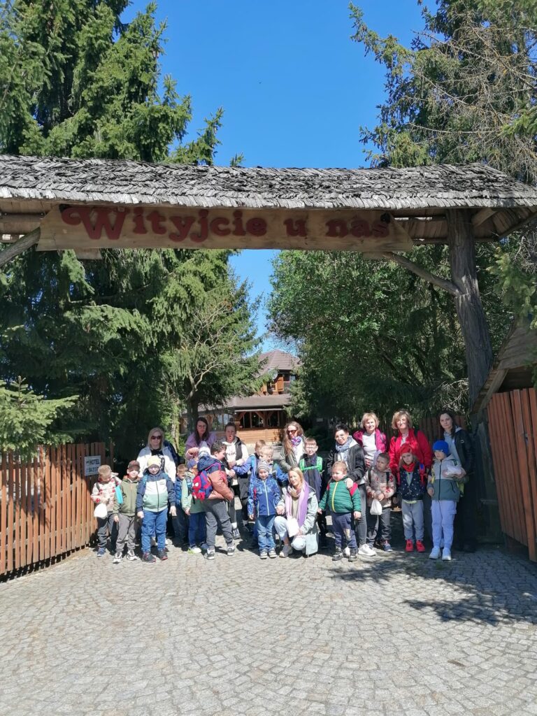 Wycieczka przedszkolaków do Karczmy Taberskiej w Janowcu